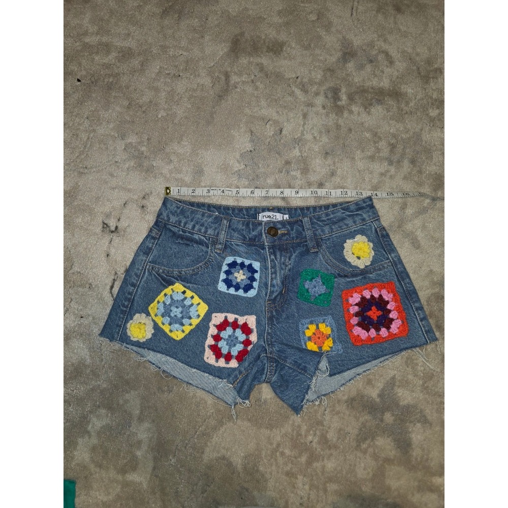 Rue21 Womens 0 Denim Shorts Crochet Granny Square Patch Cutoff Y2K Boho
